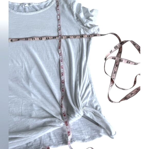 🌴 Socialite White Knot-Front Tee | Size M - Picture 6 of 9